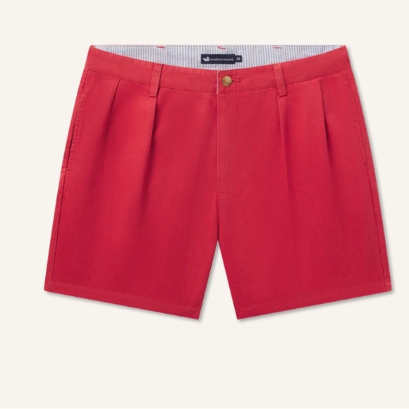 Southern Marsh Regatta Short 6” Pleated | 30 | Red - Picture 1 of 5